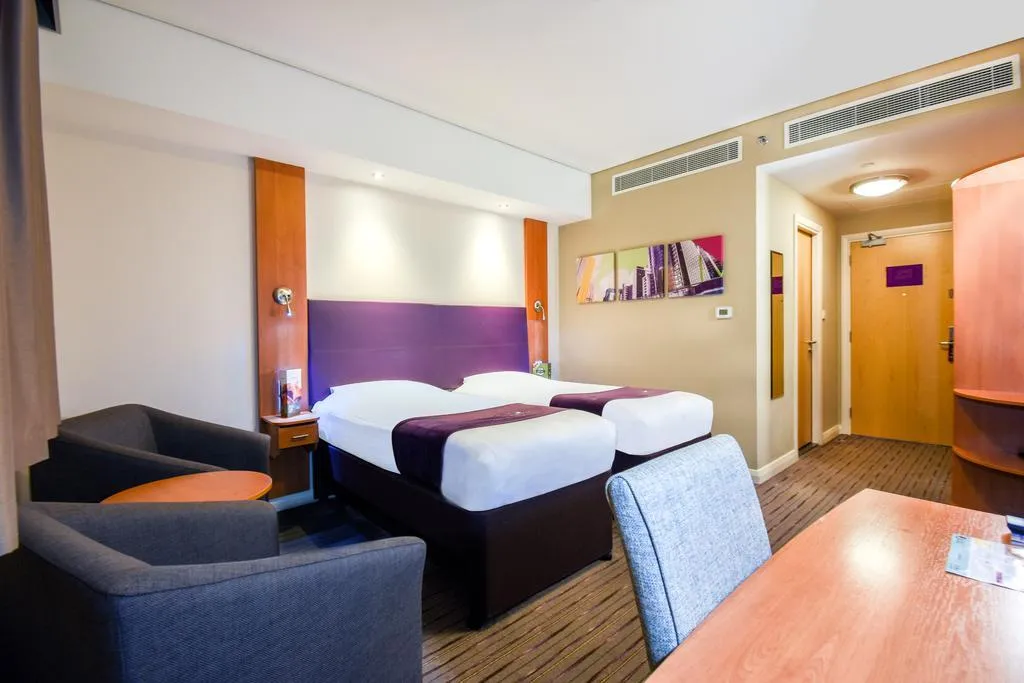 TWIN STANDARD Room, Premier Inn Dubai Investments Park, Dubai