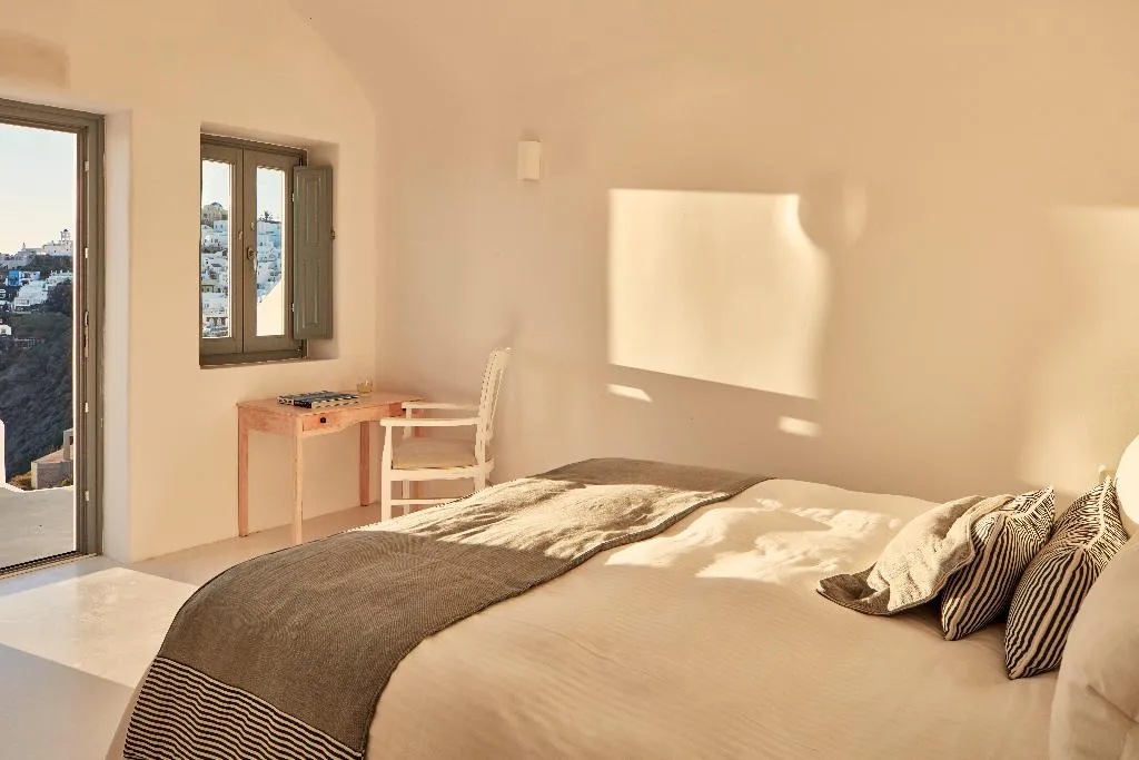 CAVE SEA VIEW Room, Katikies Chromata Santorini - The Leading Hotels, Santorini