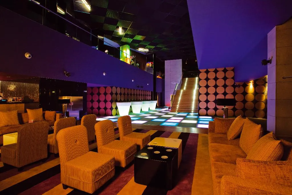 Sports and Entertainment, Casino Chaves, Porto
