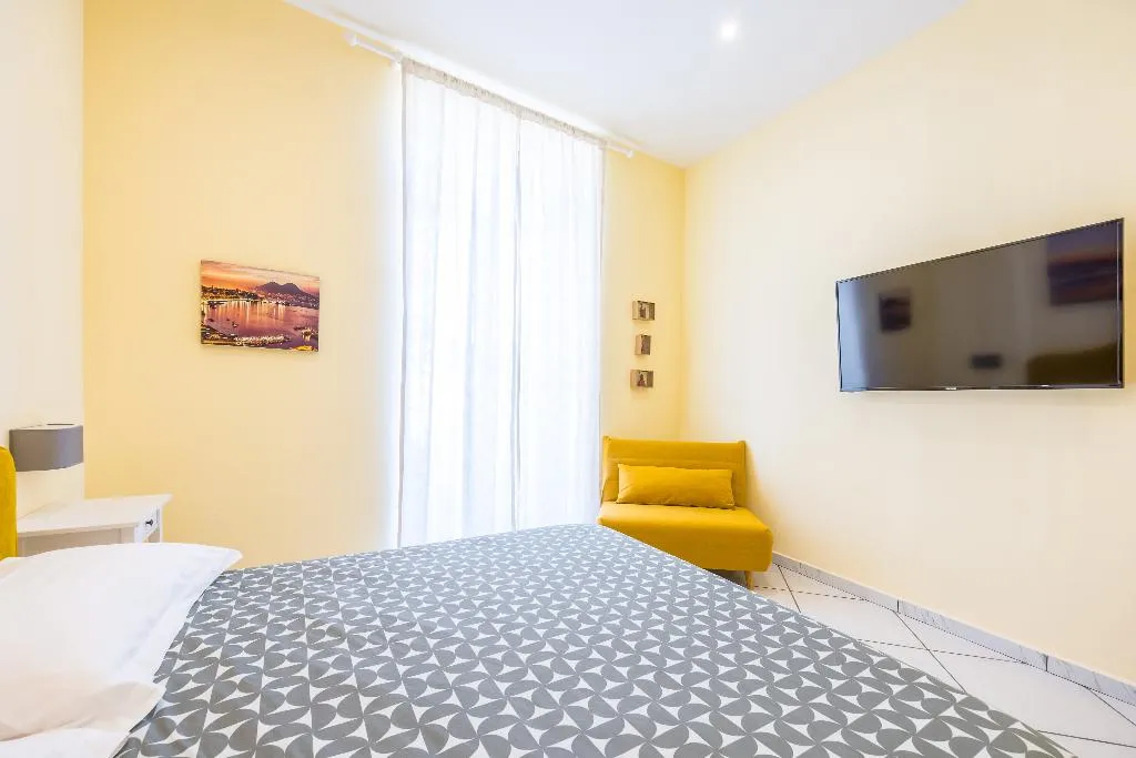 TRIPLE CLASSIC Room, La Casa Di Bruno, Naples