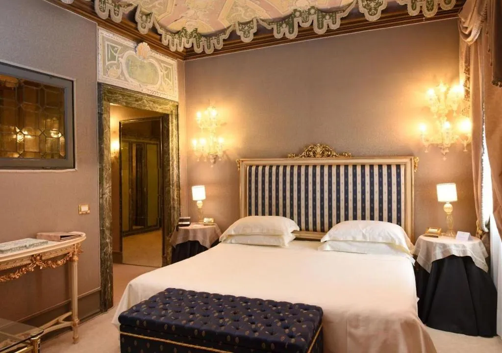 Room, Ca' Sagredo Hotel, Venice
