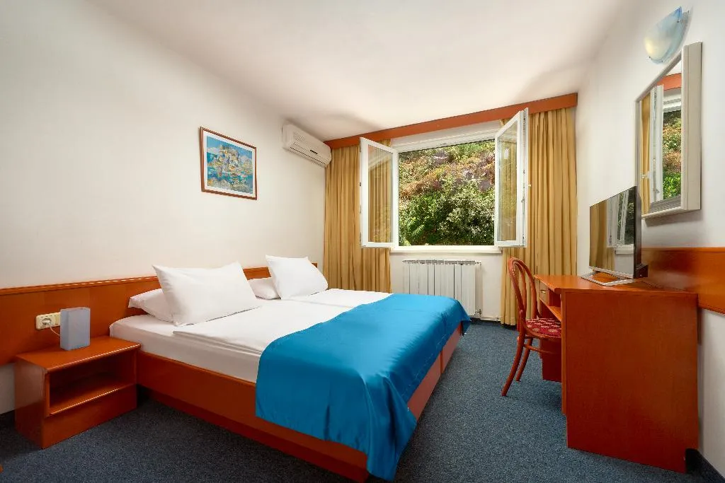 FAMILY ROOM SEA VIEW CAPACITY 4 Room, Hotel Faraon, Dubrovnik