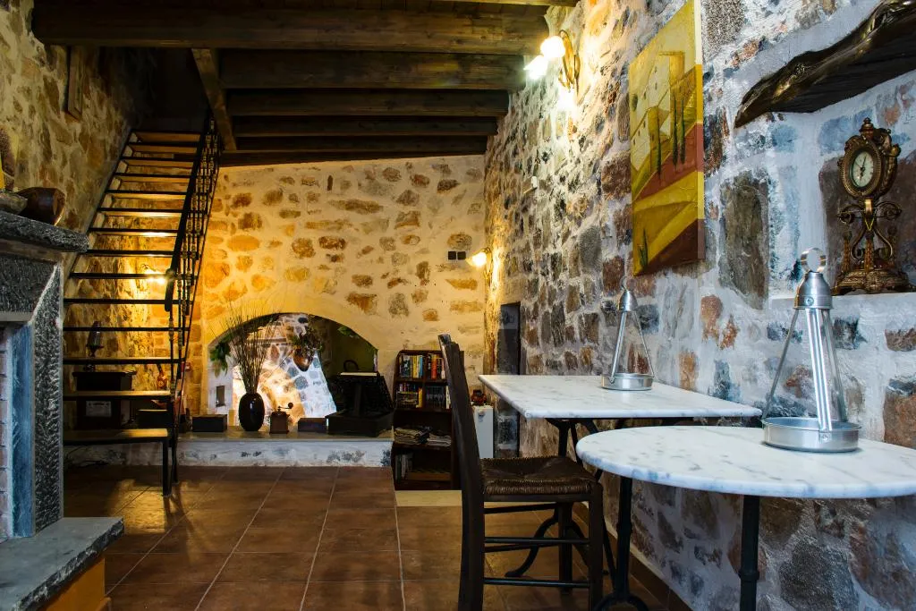 Restaurant, Agrotikon Cottage, Crete