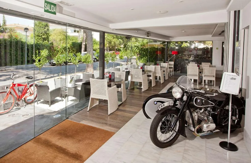 Lobby, Sitges, Costa Brava