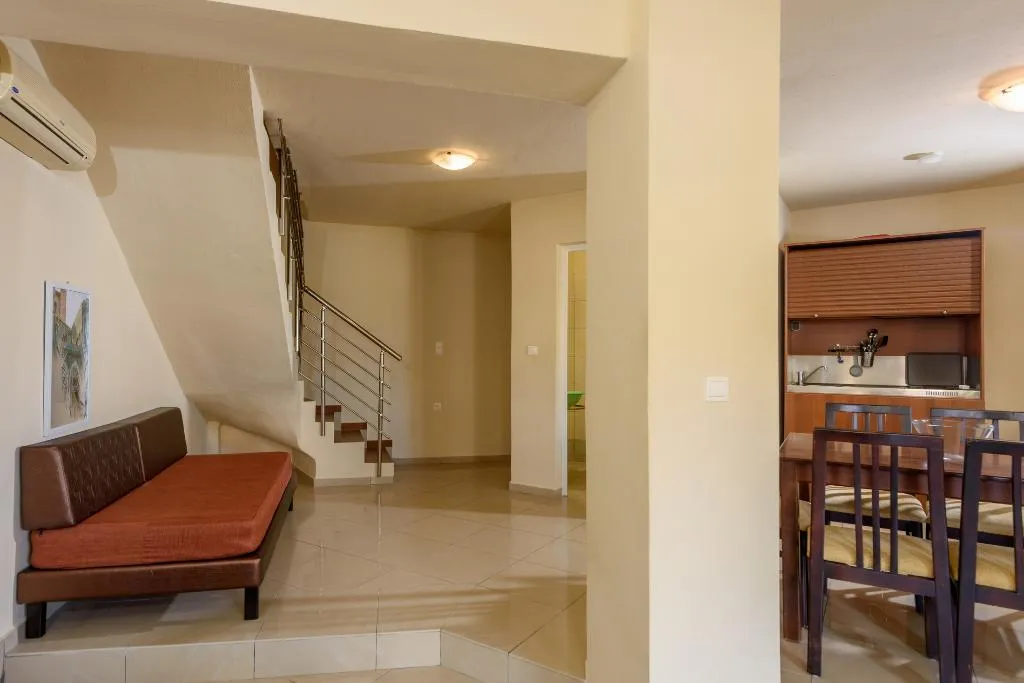 SUITE WITH PRIVATE POOL Room, Theo Hotel, Crete