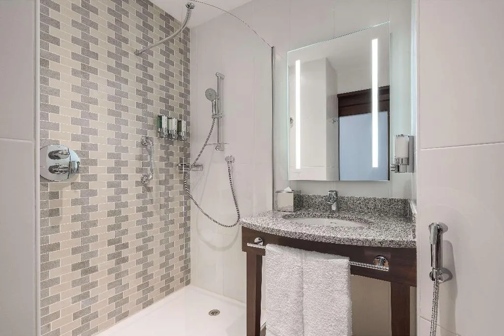 Room QUEEN SIZE BED Room, Hampton by Hilton Dubai Al Barsha, Dubai