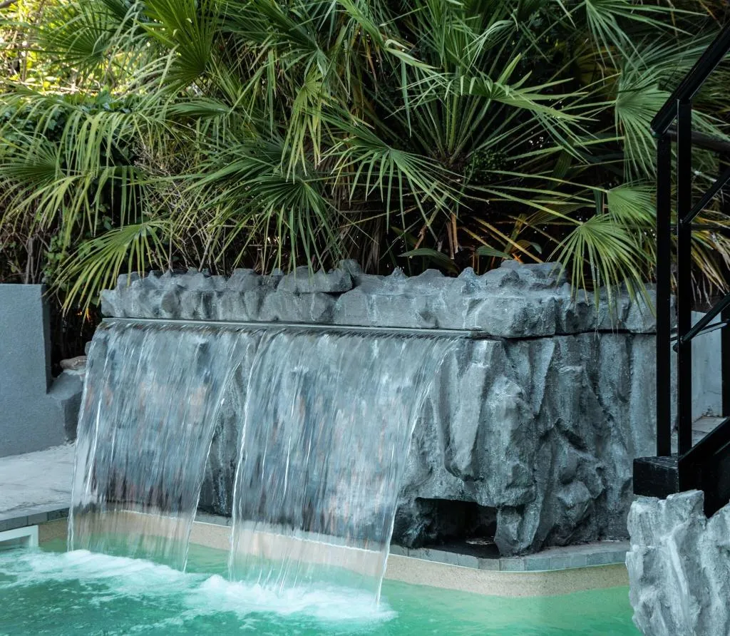 Pool, Kiani Akti, Athens