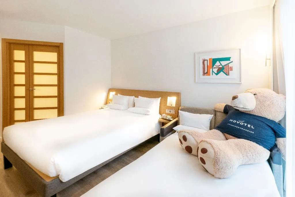 DOUBLE SUPERIOR Room, Novotel Barcelona City, Barcelona