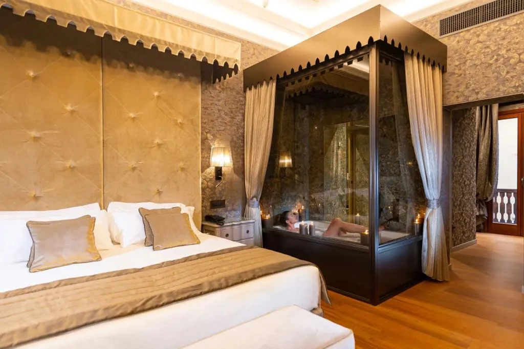 DOUBLE CANAL VIEW Room, Canaletto, Venice