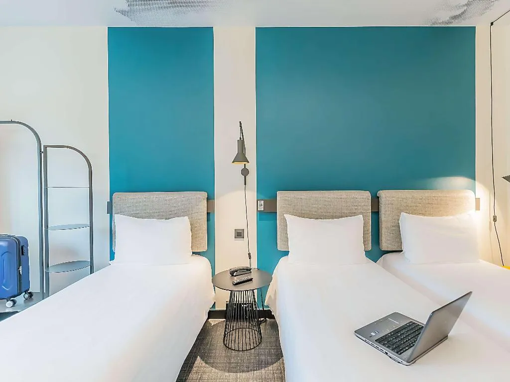 TRIPLE STANDARD Room, ibis Lisboa Alfragide, Lisbon