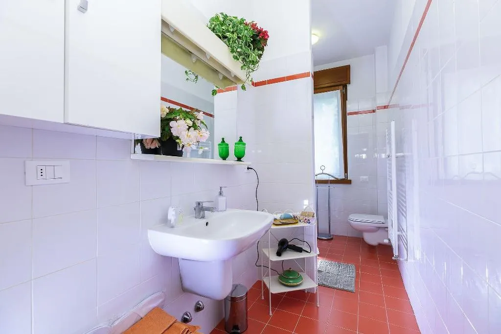 Room, Rita's Garden, Milan