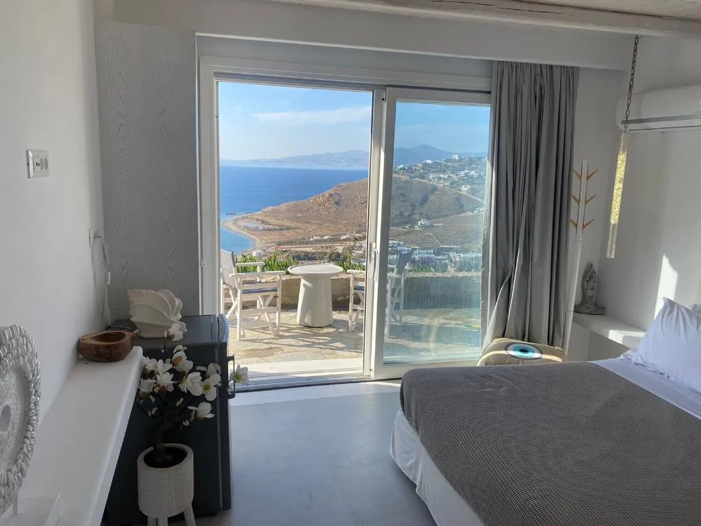 SUITE ONE BEDROOM ONE BATHROOM Room, White Rock Suites & Villas, Mykonos