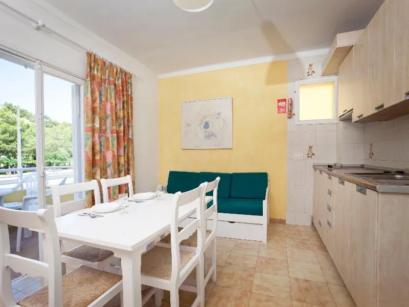 APARTMENT CAPACITY 6 TWO BEDROOMS Room, Apartamentos Don Miguel, Majorca