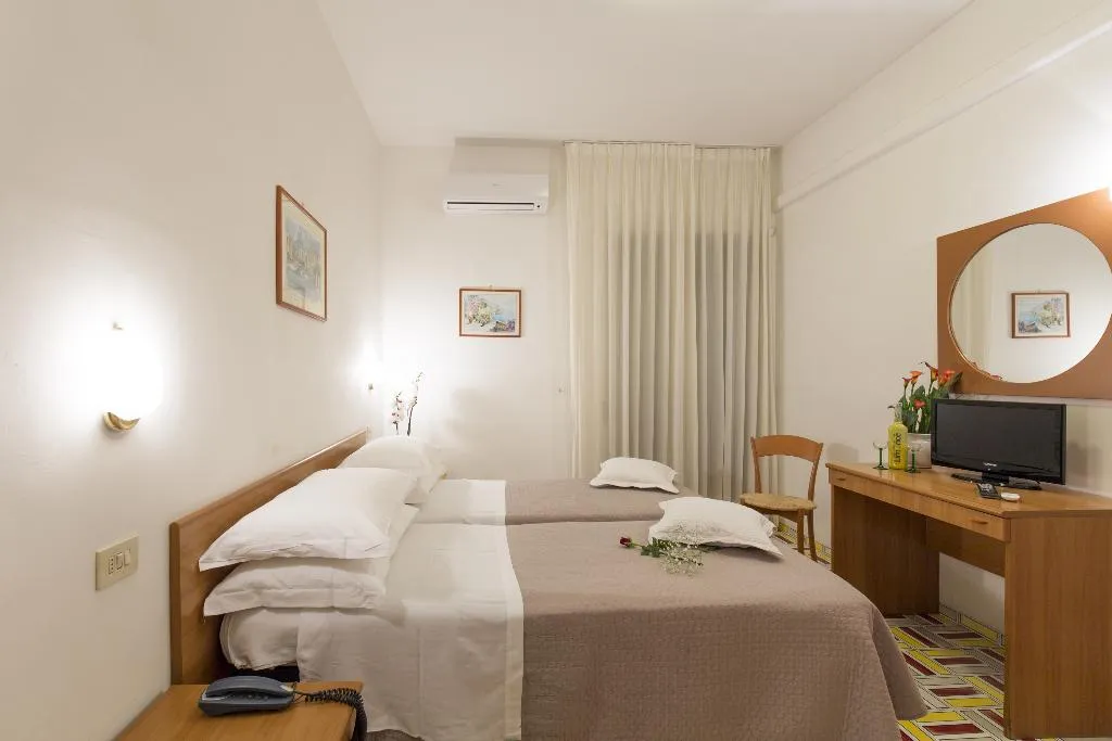 Double or Twin ECONOMY Room, Hotel Angelina, Naples