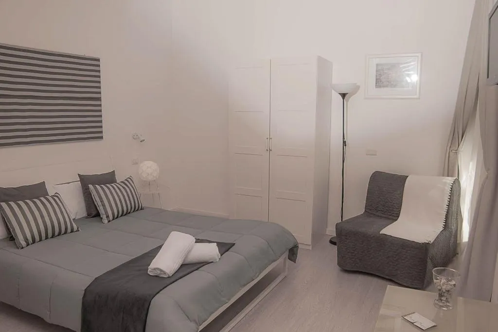 Room, Bookbreakfast, Catania