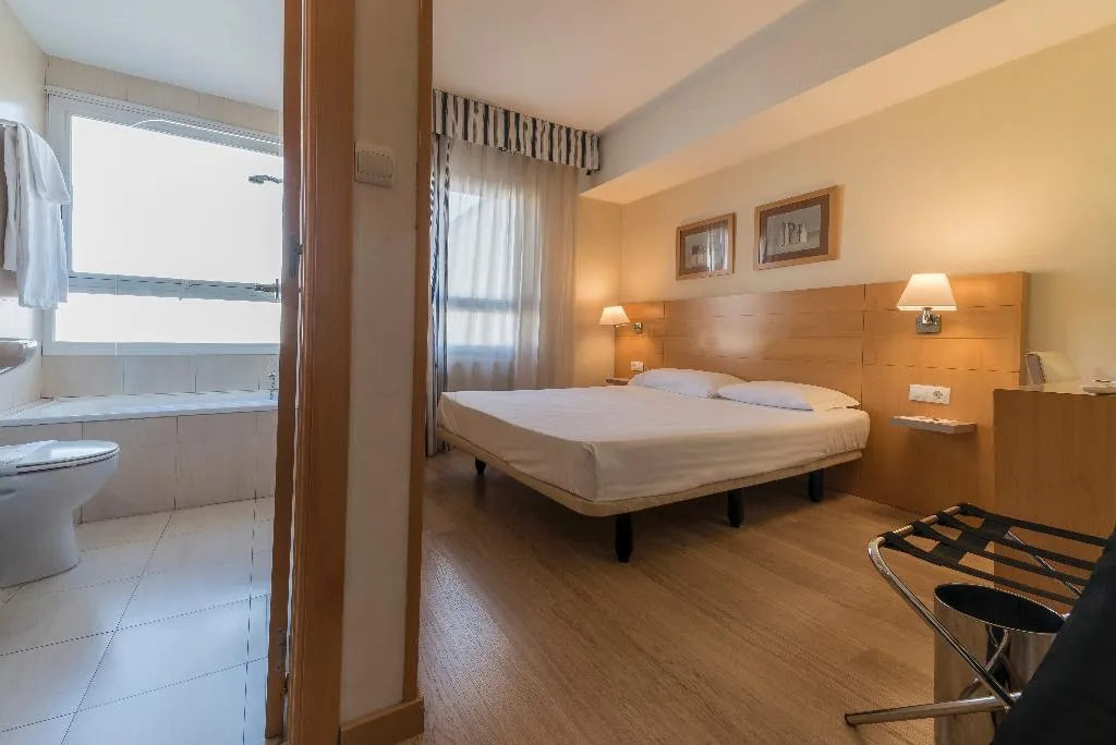 DOUBLE SINGLE USE STANDARD Room, Infanta Mercedes, Madrid