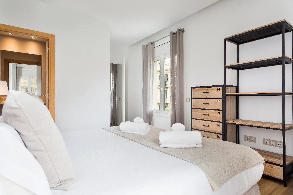 APARTMENT CAPACITY 4 Room, Amister Apartments, Barcelona