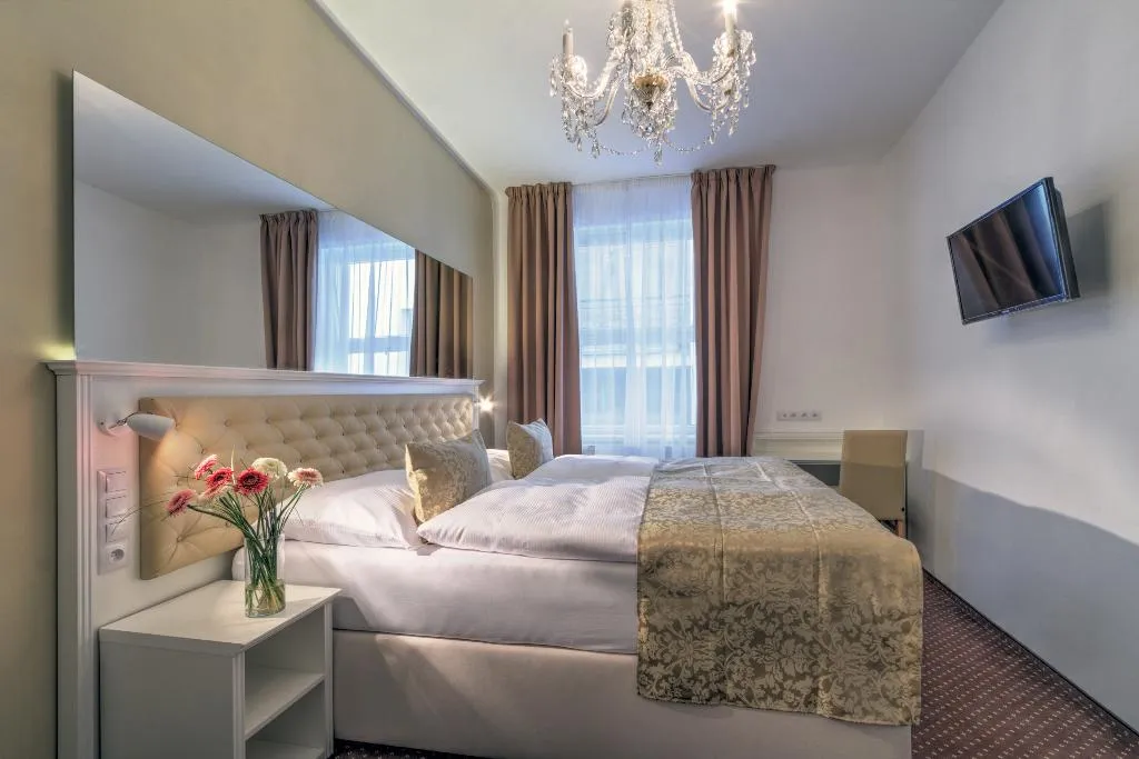 Double or Twin STANDARD Room, Taurus, Prague