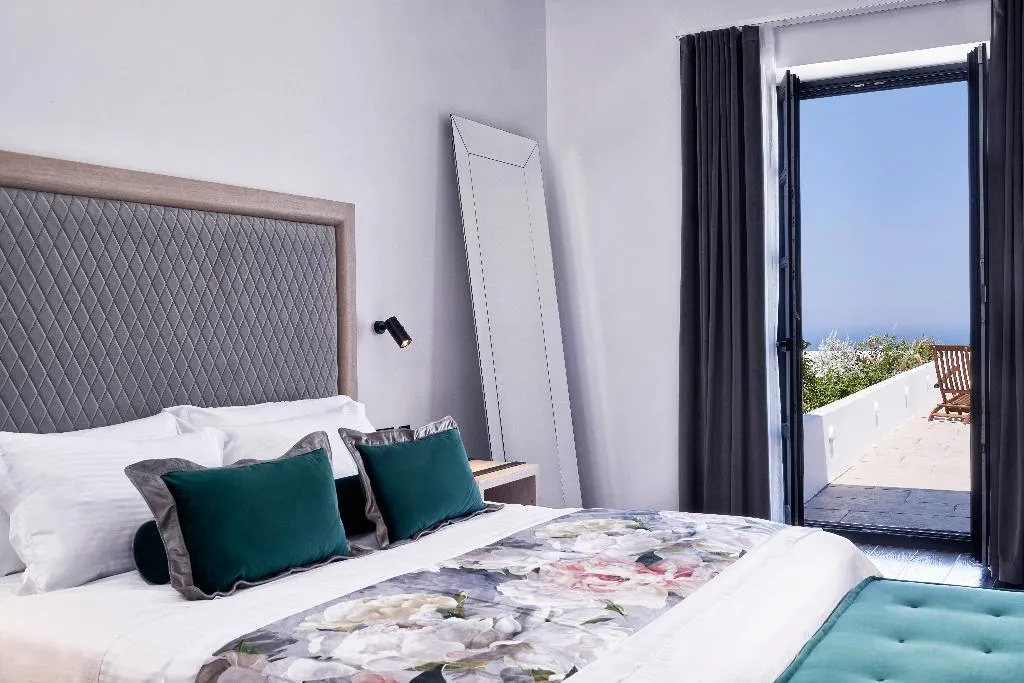 SUITE STANDARD Room, Katikies Garden Santorini - The Leading Hotels, Santorini