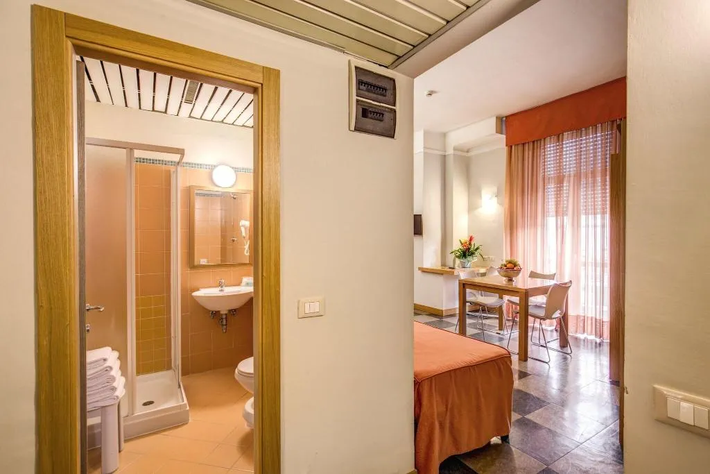 APARTMENT WITH KITCHENETTE Room, Delle Nazioni, Florence