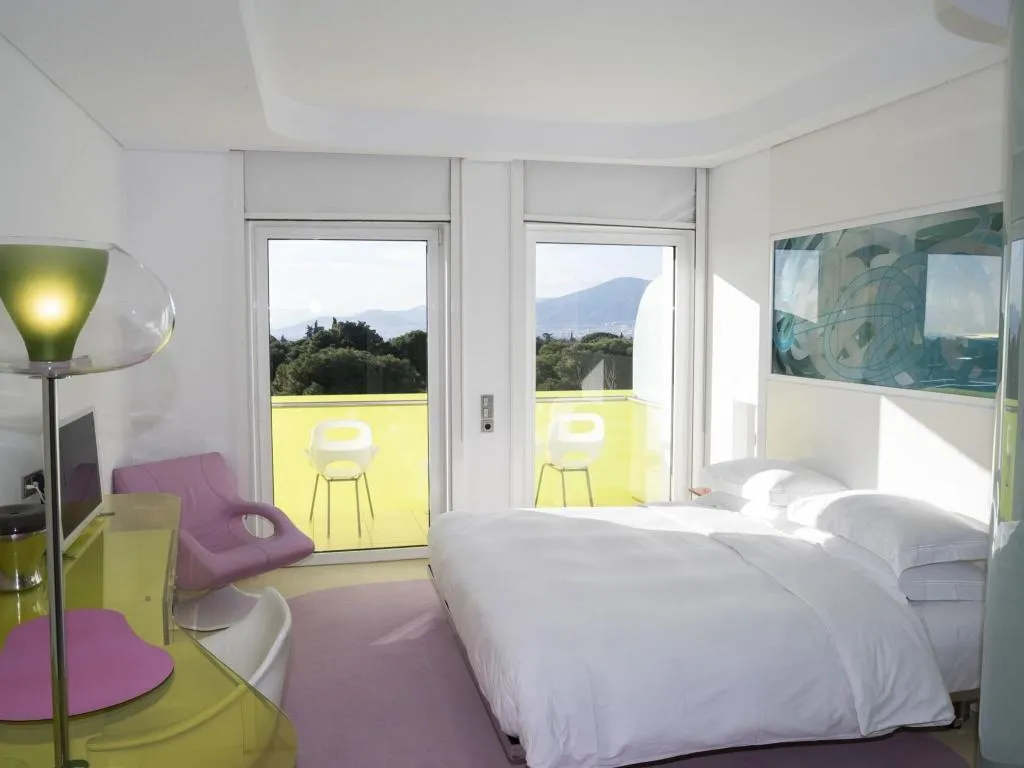 Room, Semiramis, Athens