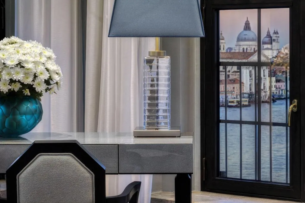 Room, Hilton Molino Stucky Venice, Venice