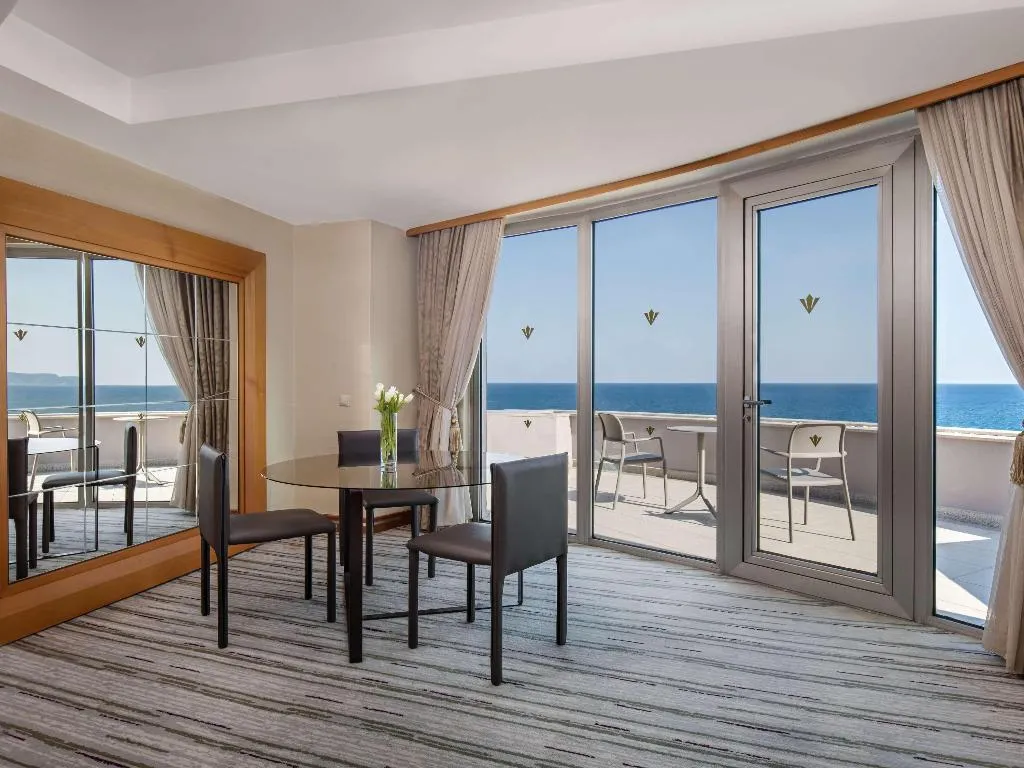 Room, Rixos Sungate Land of Legend Theme Park FreeAcces, Antalya