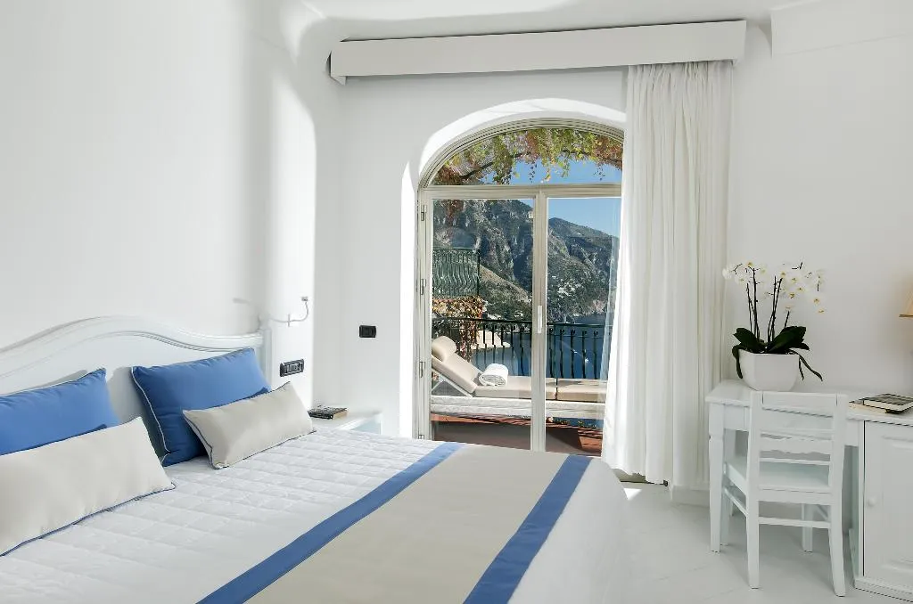DOUBLE CLASSIC SEA VIEW Room, Le Agavi hotel, Naples