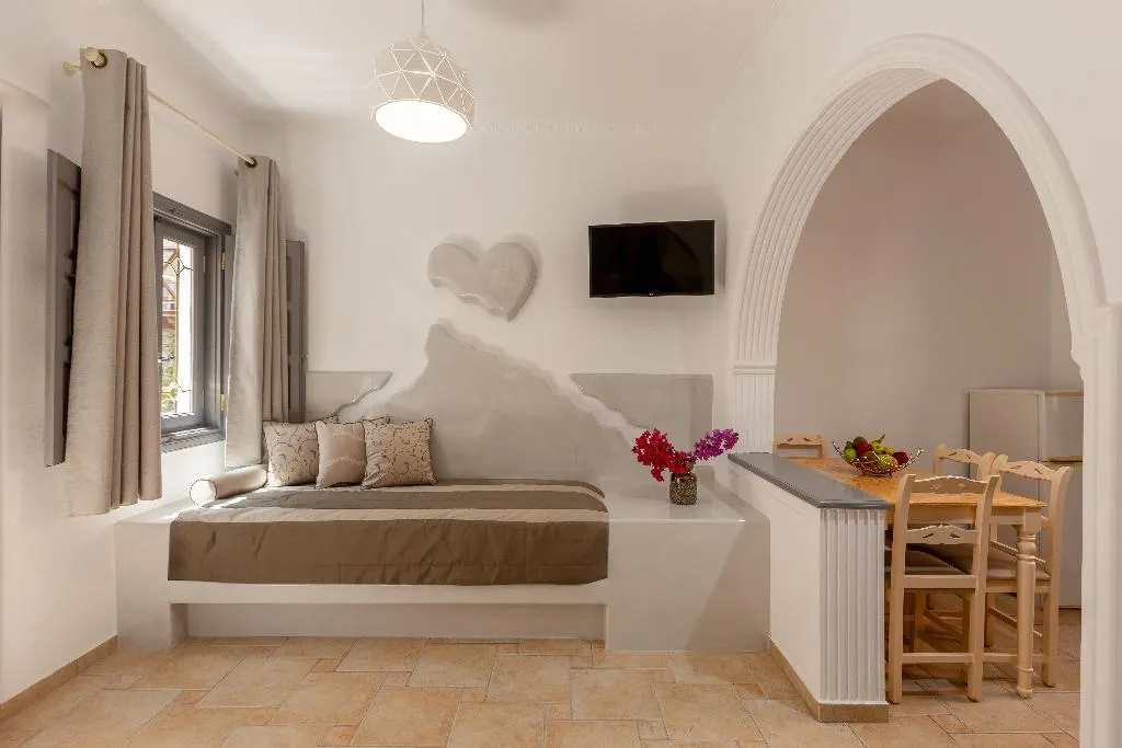 APARTMENT DELUXE Room, Polydefkis Hotel, Santorini
