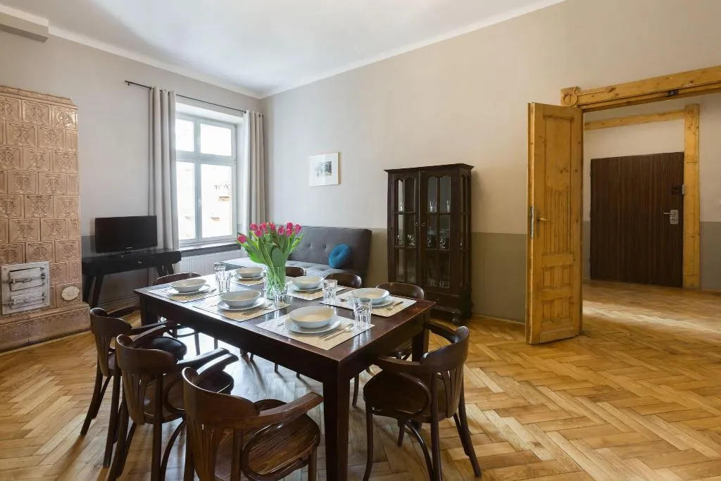 APARTMENT FOUR BEDROOMS Room, Antique Apartments Plac Szczepanski, Krakow