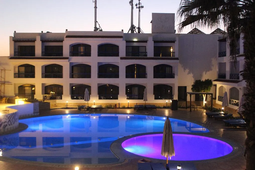 Pool, El Khan Sharm Hotel, Red Sea Riviera