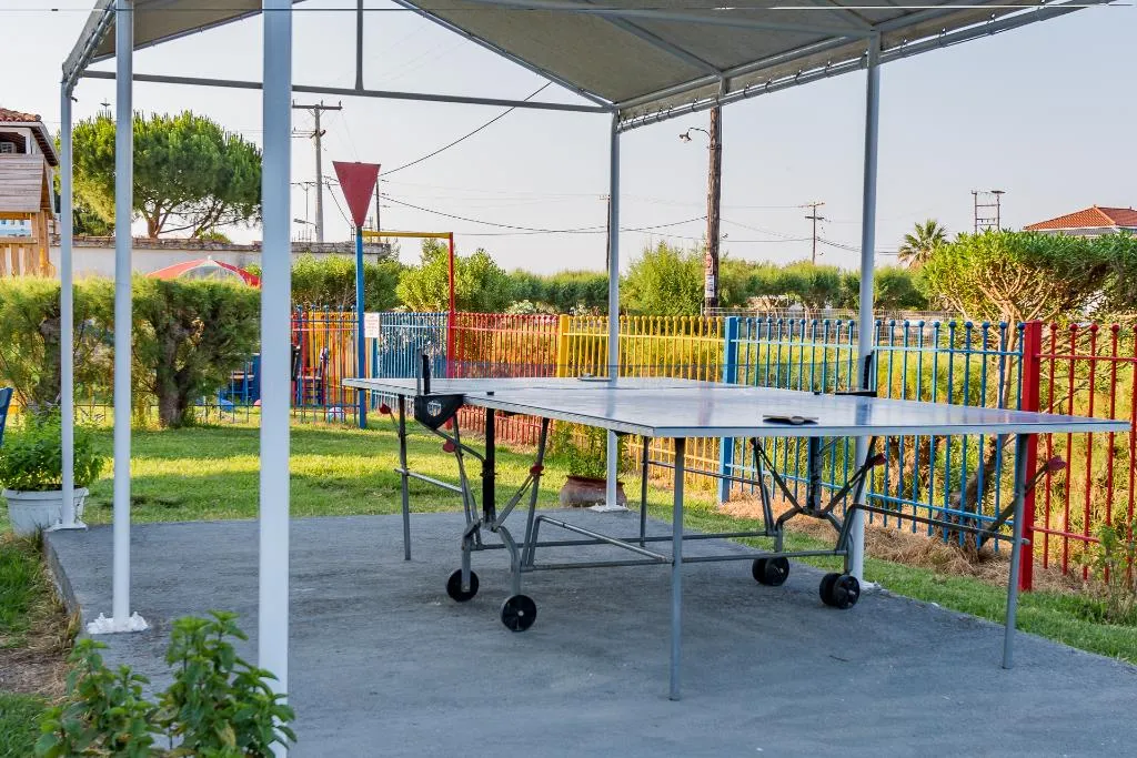 Sports and Entertainment, Dennys Inn, Zante