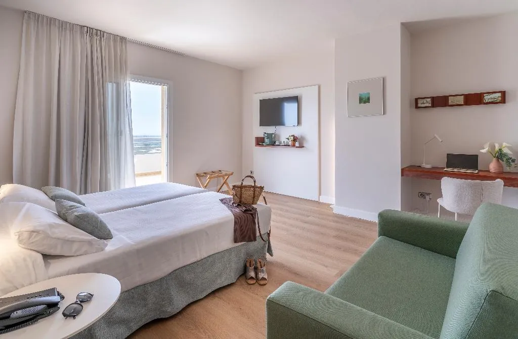 TRIPLE SUPERIOR Room, Prestige Victoria, Costa Brava