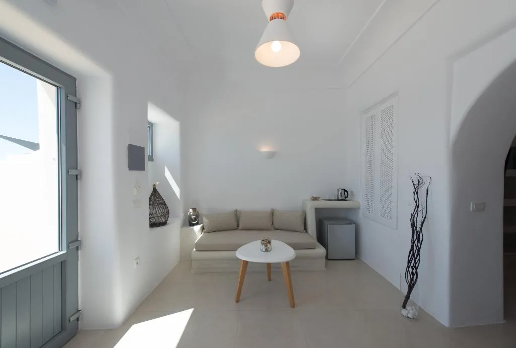 SUITE DELUXE WITH VIEWS Room, On The Cliff, Santorini