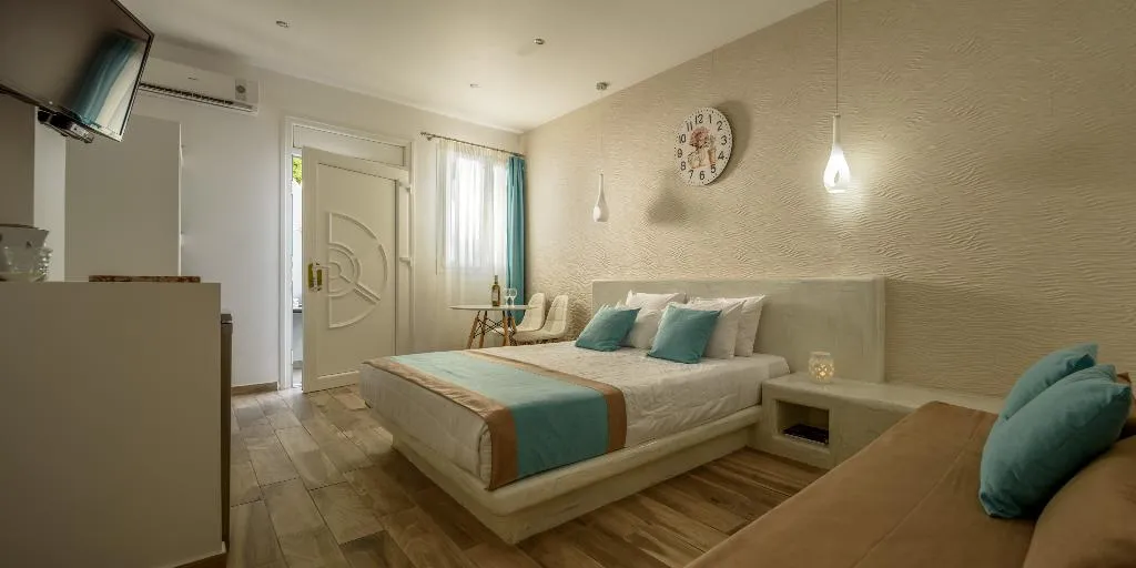 JUNIOR SUITE STANDARD Room, Oasis Suites Fira, Santorini