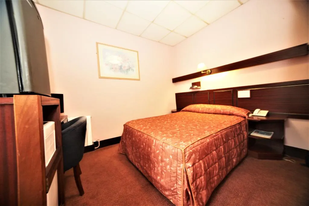 SINGLE STANDARD Room, Bristol, Gibraltar