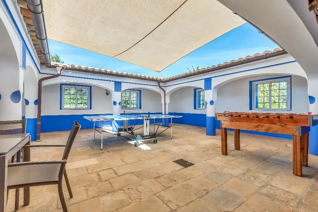 VILLA FIVE BEDROOMS TWO BATHROOMS Room, Shantivillas, Algarve