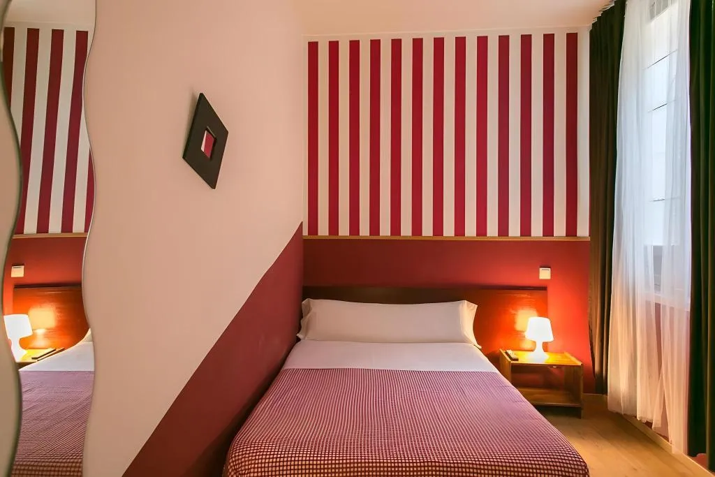Room, La Casa De La Plaza, Madrid