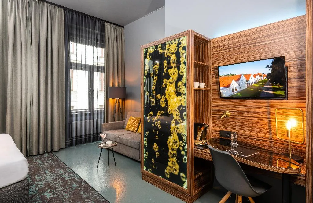 QUADRUPLE COMFORT Room, NYX Hotel Prague by Leonardo Hotels, Prague