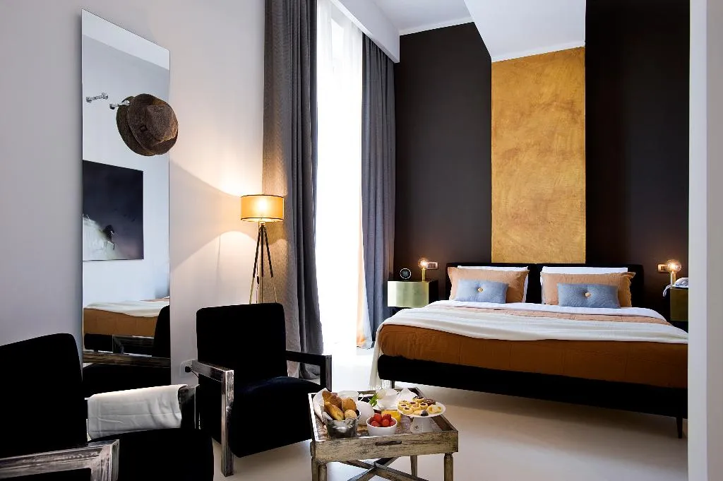 JUNIOR SUITE STANDARD Room, Piazza Di Spagna 9, Rome