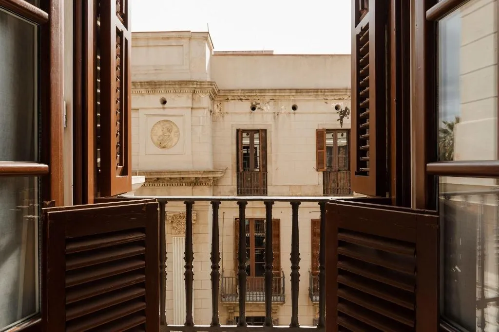 Double or Twin TWO BEDS Room, Do: Placa Reial, Barcelona