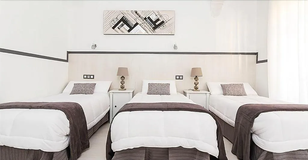 Room, Hostal Gran Via 63 Rooms, Madrid