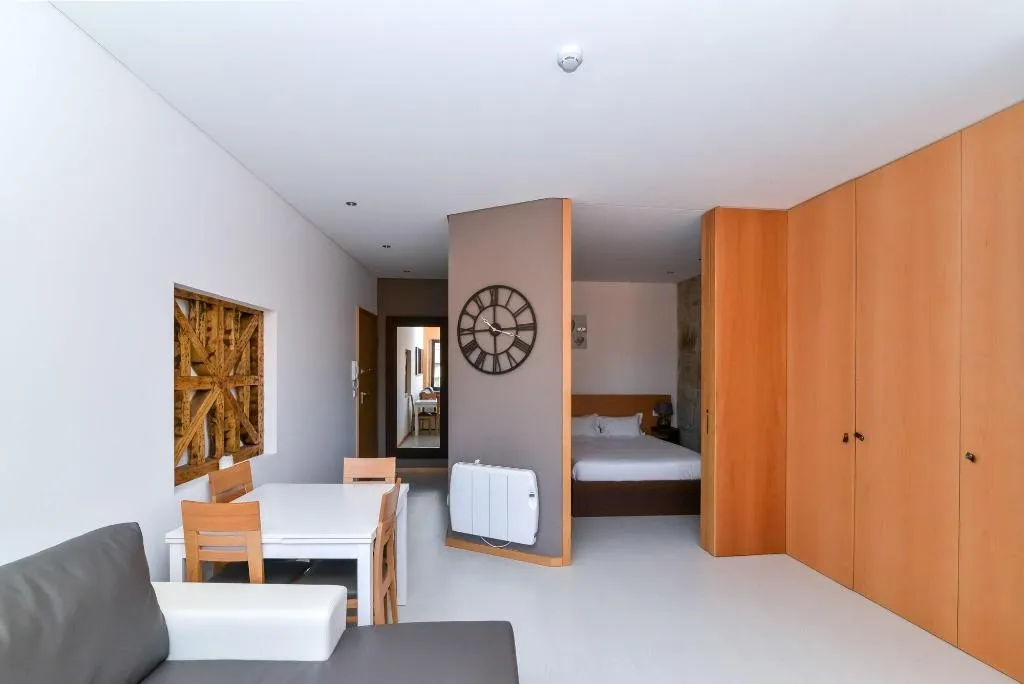 Room, Reis De Gaia, Porto
