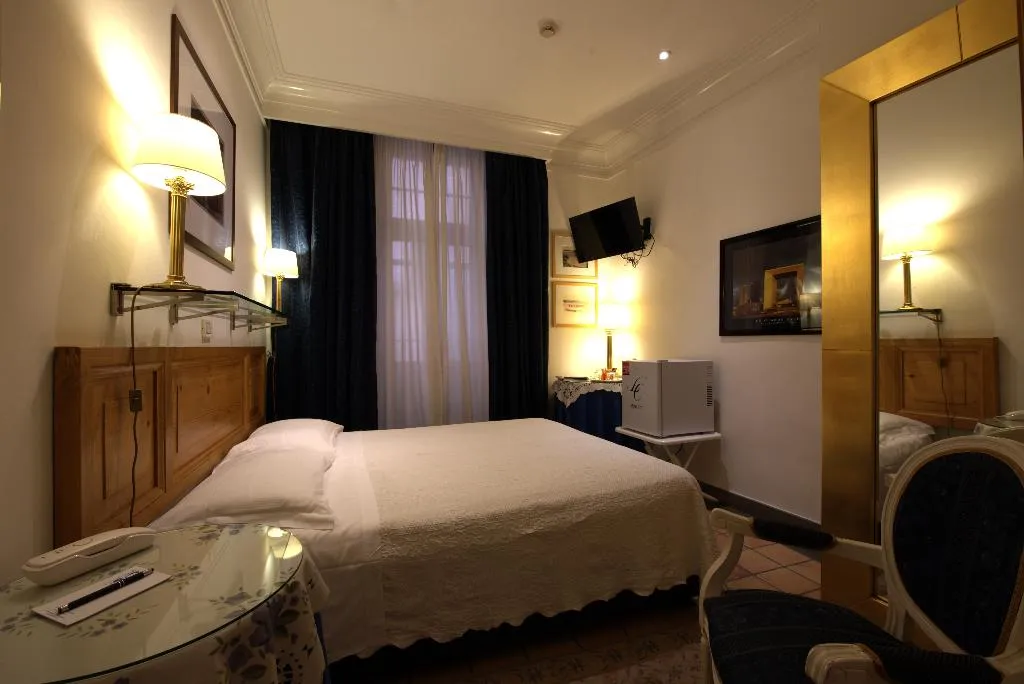 DOUBLE BASIC Room, Locanda Cairoli Hotel, Rome