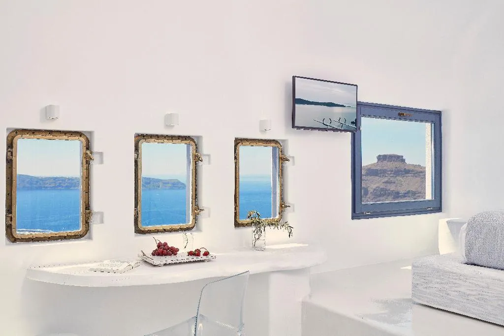 Double or Twin SUPERIOR Room, Homeric Poems, Santorini