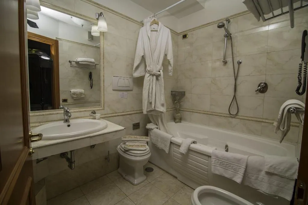 Double or Twin LUXURY Room, Luxury Rooms H 2000 Roma, Rome