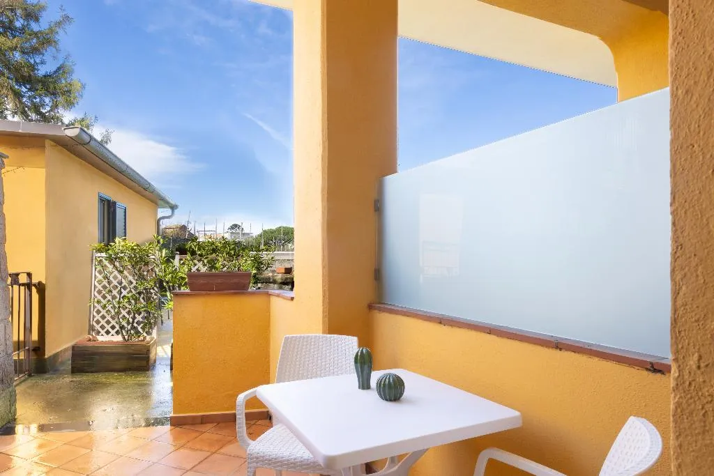 DOUBLE BASIC Room, Casale Antonietta, Naples