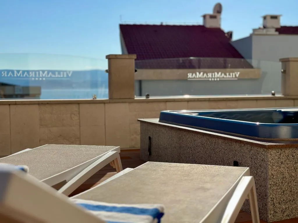 APARTMENT DELUXE WITH JACUZZI Room, Villa Miramar, Split