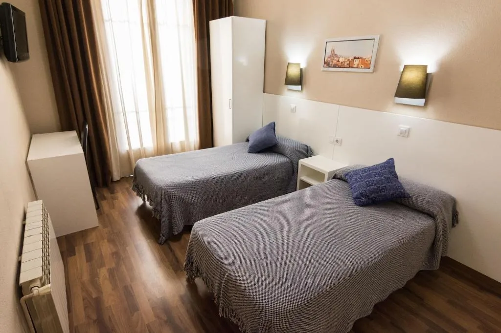 Room, Hostal Lesseps, Barcelona