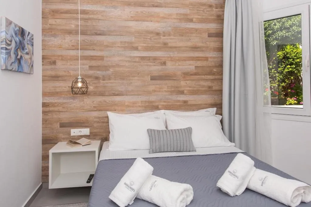 Room, Ria, Crete